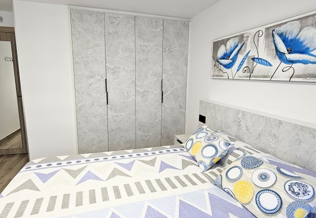 Rent by room in Santiago de Compostela - Santiago, Romero Donallo 1 Rent by room in Santiago de Compostela - Santiago, Romero Donallo 1