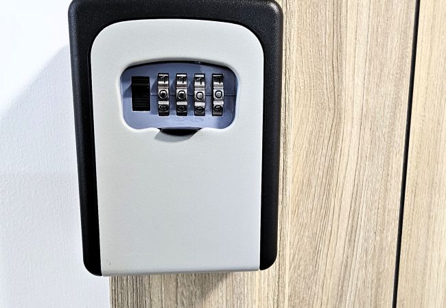 Rent by room in Santiago de Compostela - Santiago, Romero Donallo 4 Rent by room in Santiago de Compostela - Santiago, Romero Donallo 4