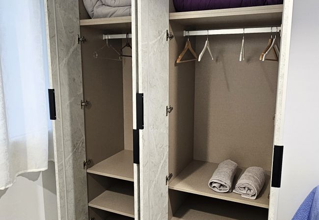 Rent by room in Santiago de Compostela - Santiago, Romero Donallo 5 Rent by room in Santiago de Compostela - Santiago, Romero Donallo 5