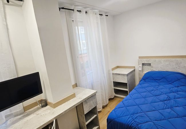 Rent by room in A Coruña ciudad - A Coruña Rent by room in A Coruña ciudad - A Coruña