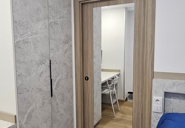 Rent by room in A Coruña ciudad - A Coruña Rent by room in A Coruña ciudad - A Coruña