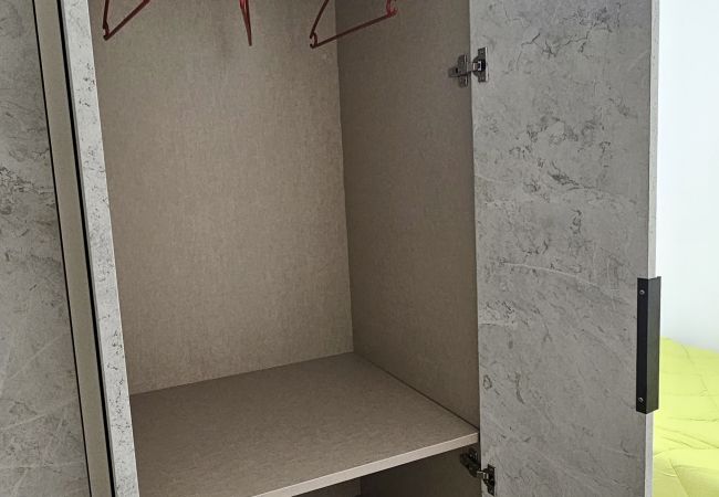 Rent by room in A Coruña ciudad - A Coruña Rent by room in A Coruña ciudad - A Coruña